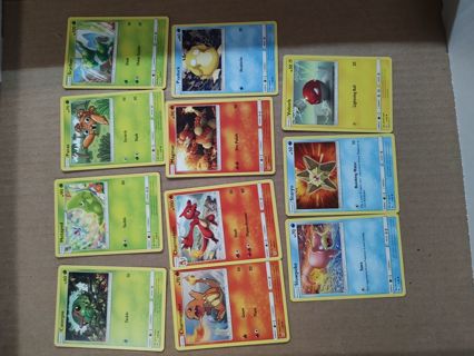 23 Pokemon Sun and Moon Hidden Fates Cards