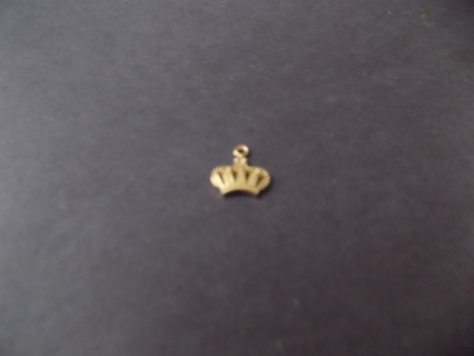 Goldtone queens crown charm