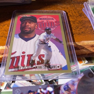 1994 fleer team ldrs Kirby Puckett baseball card 