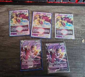 3 Mawhile Vmax and 2 V cards (holo pokemon cards)