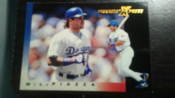 1997 PINNACLE XPRESS MIKE PIAZZA LOS ANGELES DODGERS BASEBALL CARD# 16