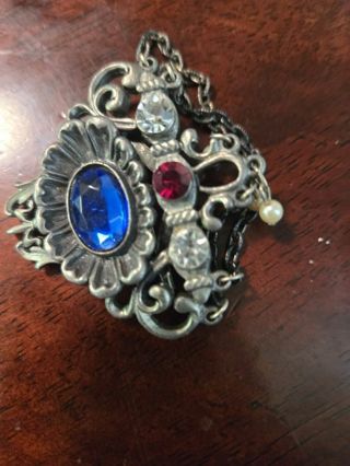 Vintage Brooch no markings unbranded