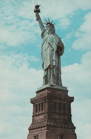 Vintage Unused Postcard: b: Statue  of Liberty, New York City, NY