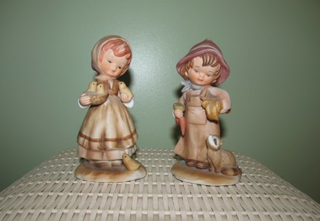 Vintage Enesco All The Lords Children Pair of Figurines Boy & Girl Lucas 1980