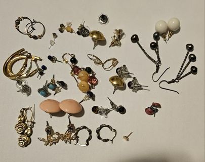 23 Sets Pierced Earrings Lot