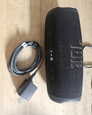 JBL Charge 5 Wi-Fi Bluetooth Portable Speaker - Black Nice W Charger