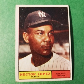 1961 - TOPPS EXMT - NRMT BASEBALL - CARD NO. 28 - HECTOR LOPEZ - YANKEES