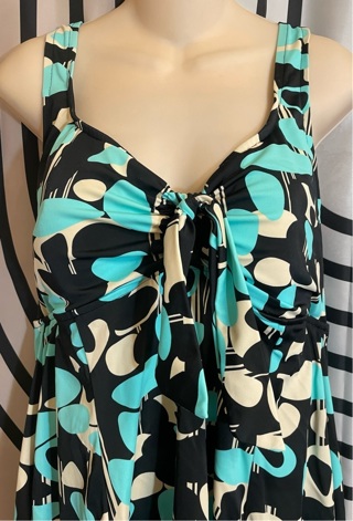 Women’s Size 18 High quality $59 - TIE FRONT V-NECK SWIMDRESS - beautiful color & great support 