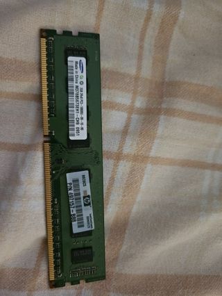 Samsung 2 GB desktop computer RAM stick