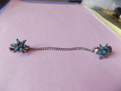 vintage silvertone sweater guard with turquoise stone 5 pt flower on ends