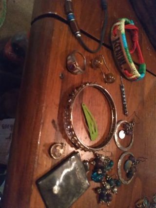 Vintage jewerly lot