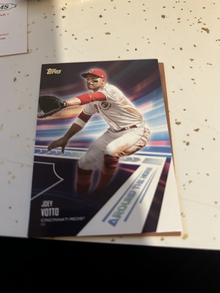 2024 topps around the horn joey votto