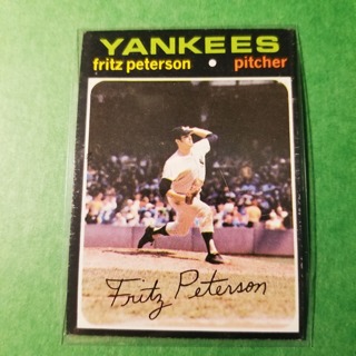 1971 Topps Vintage Baseball Card # 460 - FRITZ PETERSON - YANKEES - NRMT+