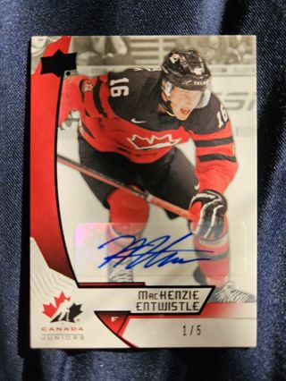 2019 UD Team Canada Juniors Black Auto MacKenzie Entwistle