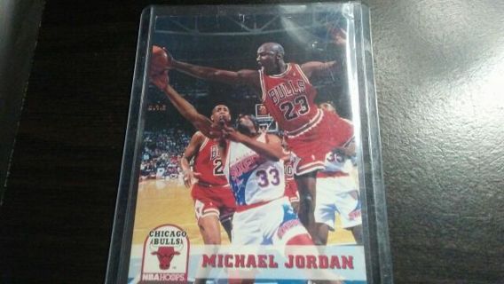 1993 NBA HOOPS MICHAEL JORDAN CHICAGO BULLS BASKETBALL CARD# 28