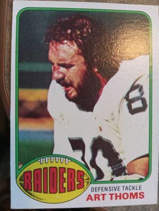 1976 TOPPS ART THOMS OAKLAND RAIDERS FOOTBALL CARD# 511