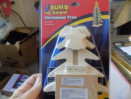 NIP Lowes Build & Grow Wooden Christmas tree kit ready to build & paint