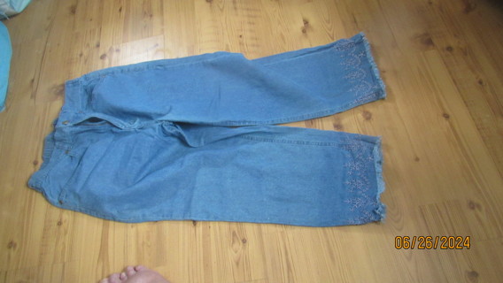 JEANS  SIZE M  NEW