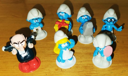 5 Smurfs, Smurfette & Gargomel small plastic game pieces - 1 3/4" tall