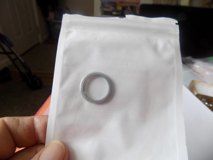 NIP Womans Gray silicone ring size 7