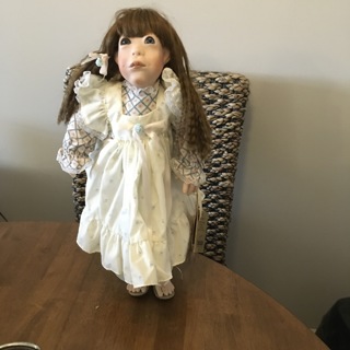 ⭐️ Collectible  —  Very Rare SEYMOUR MANN Doll, Limited to Only 5,000 Made!! ❤️ ...FREE Shipping!