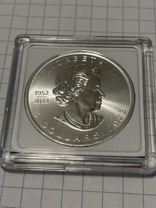 On sale 2023 $5 1 troy oz Silver Maple Leaf Coin Canada 9999