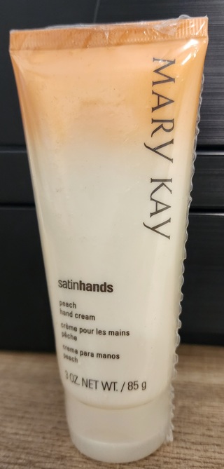NEW - Mary Kay - Satin Hands - Peach Hand Cream