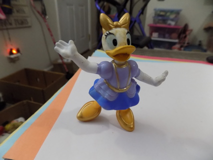 3 inch Daisy Duck PVC toy purple & blue dress gold hair bow & shoes