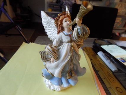 Vintage Angels Beside me Courtney Guardian of Praise 2004 Signed by Ingrid blowing golden horn