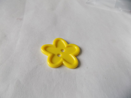 Large 1 1/2 inch yellow 5 rounded pointed petal flower button