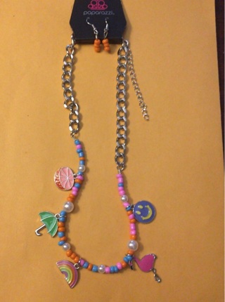 New Summertime Paparazzi Necklace read description before bidding 