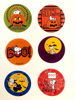 set of 6 1.5" Round SNOOPY Halloween Stickers, Great for any use