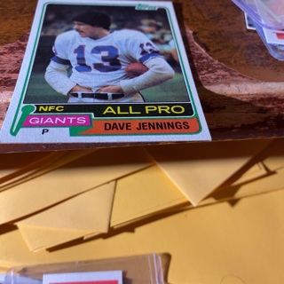 1981 topps all pro dave Jennings football card 