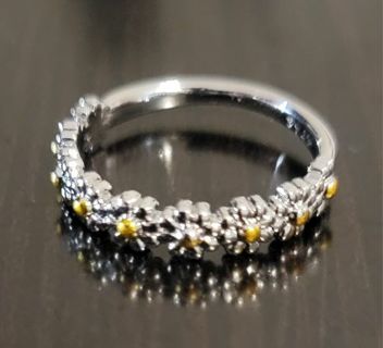 Size 7 Daisy Flower Ring S925