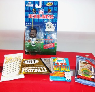 1996 NFL Headliners Emmitt Smith Dallas Cowboys Action Figure  Free Bonus 4 Packs of Cards