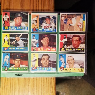 9 - LOT 1960 TOPPS - LOW TO MID GRADE - BASEBALL CARDS