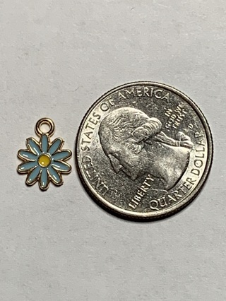 MINI DAISY CHARM~#6~BLUE~1 CHARM ONLY~FREE SHIPPING!