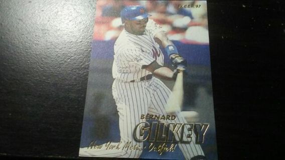 1997 FLEER BERNARD GILKEY NEW YORK METS BASEBALL CARD# 395