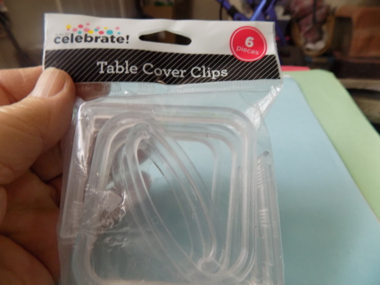 NIP set of 6 clear table cover clips holds it in place outside in wind