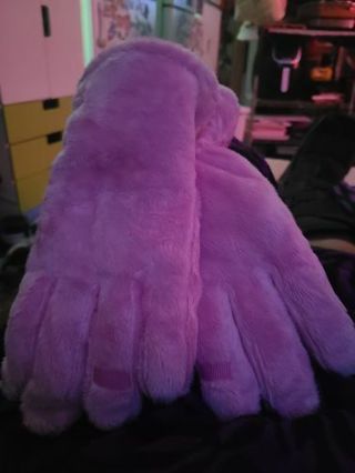 Pink girls gloves