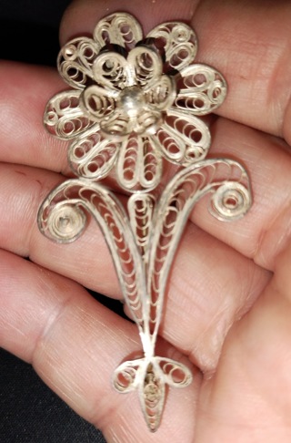 PIN BEAUTIFUL ANTIQUE FROM THE 1920'S STERLING SILVER  OR PURE SILVER ORNATE AND VERY RARE TAKE LOOK