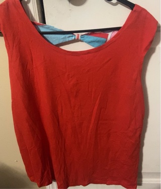 Woman’s sleeveless shirt 