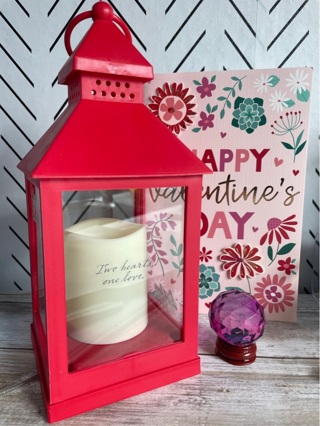 Valentine’s Day Flickering flameless lantern w/free shipping by Valentine’s Day ❤️