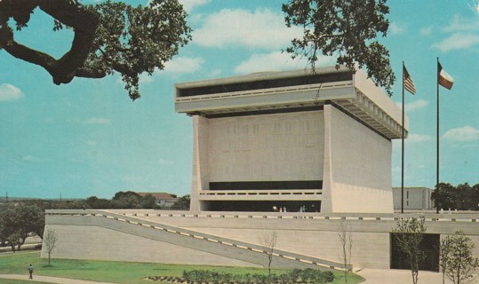 Vintage Used Postcard: C: Lyndon B Johnson Library, Austin, TX