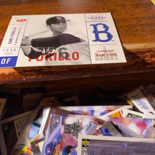 2001 upper deck legends of New York Carl furillo baseball card 