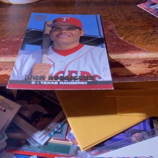 2000 pacific Ivan Rodriguez baseball card 