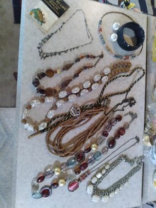 Huge jewerly lot