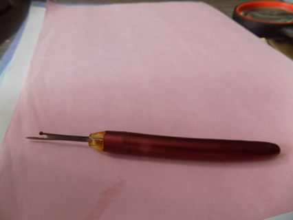 Vintage seam ripper rose color handle