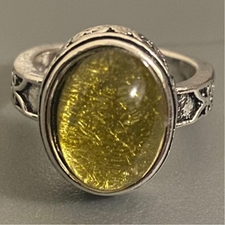 Stunning size 7 Costume Ring 