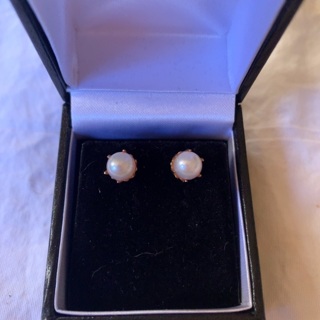 Vintage 14k Genuine Pearl Stud Earrings 